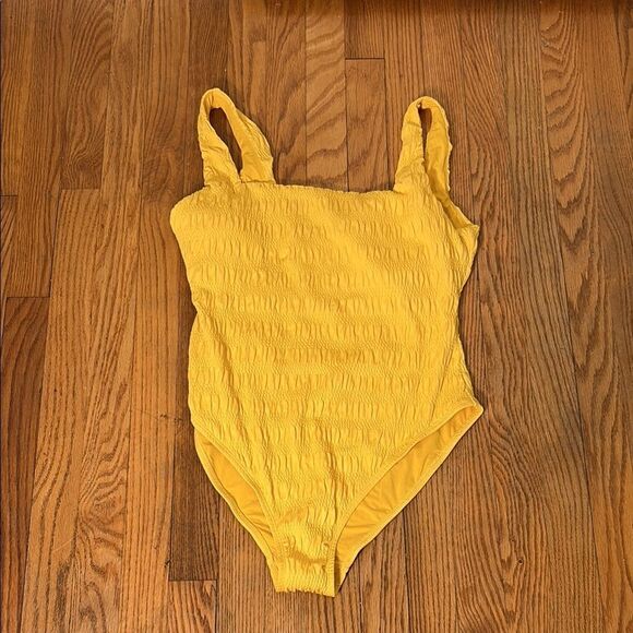 Andie The Miami Smock Detail One-Piece Swimsuit Sunstruck Yellow size L NWT - Picture 3 of 7
